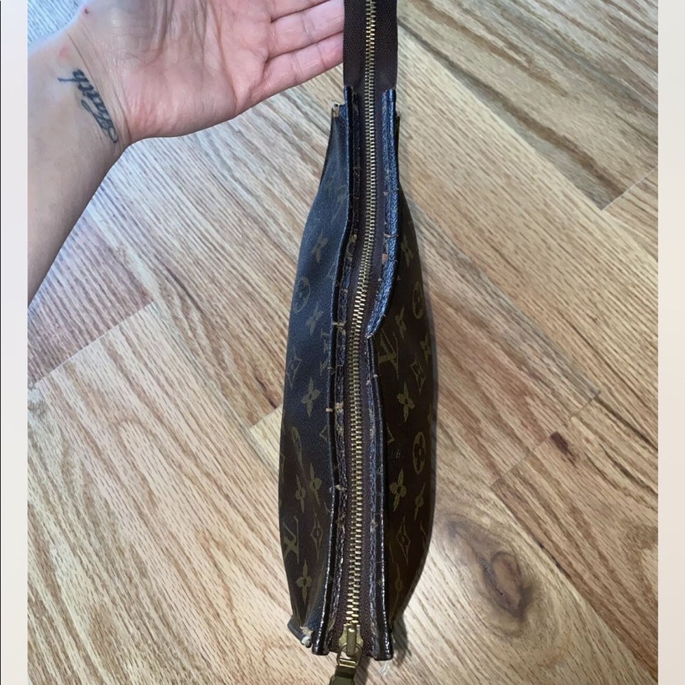 Louis Vuitton clutch / toiletry bag